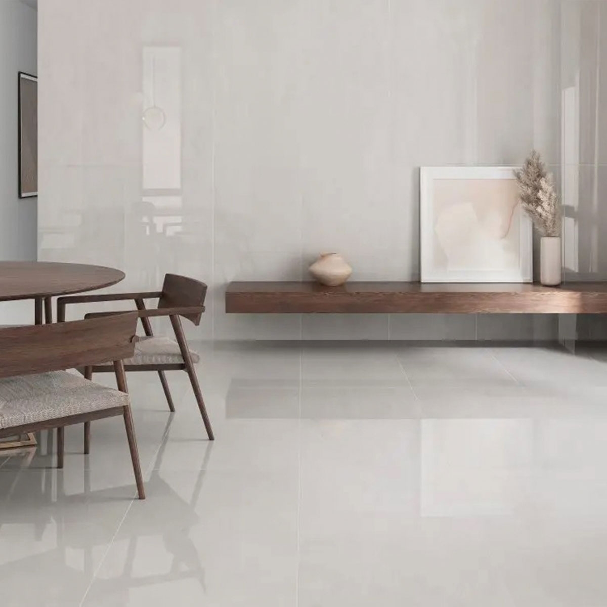 Interior con pavimento y revestimiento Raffaello Bianco Pulido 60x120