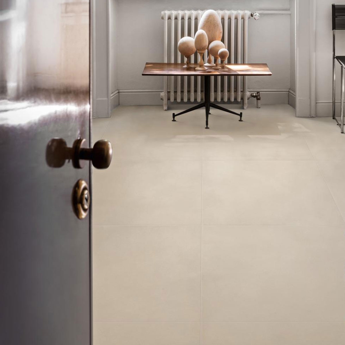 Interior con pavimento SistemS Sand 60x60