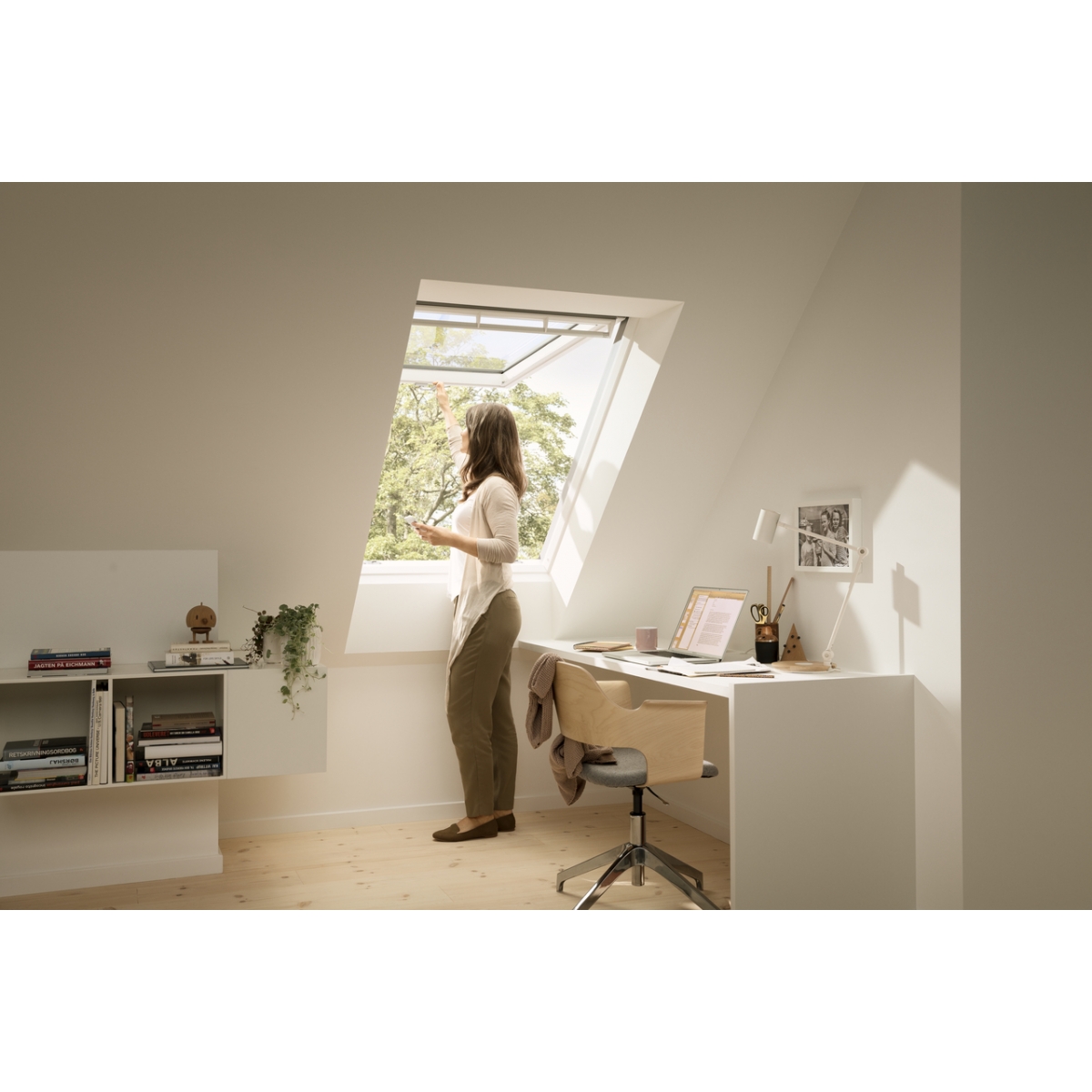 Velux - VELUX Dachfenster - Vorsprungfenster in Weiß versehen