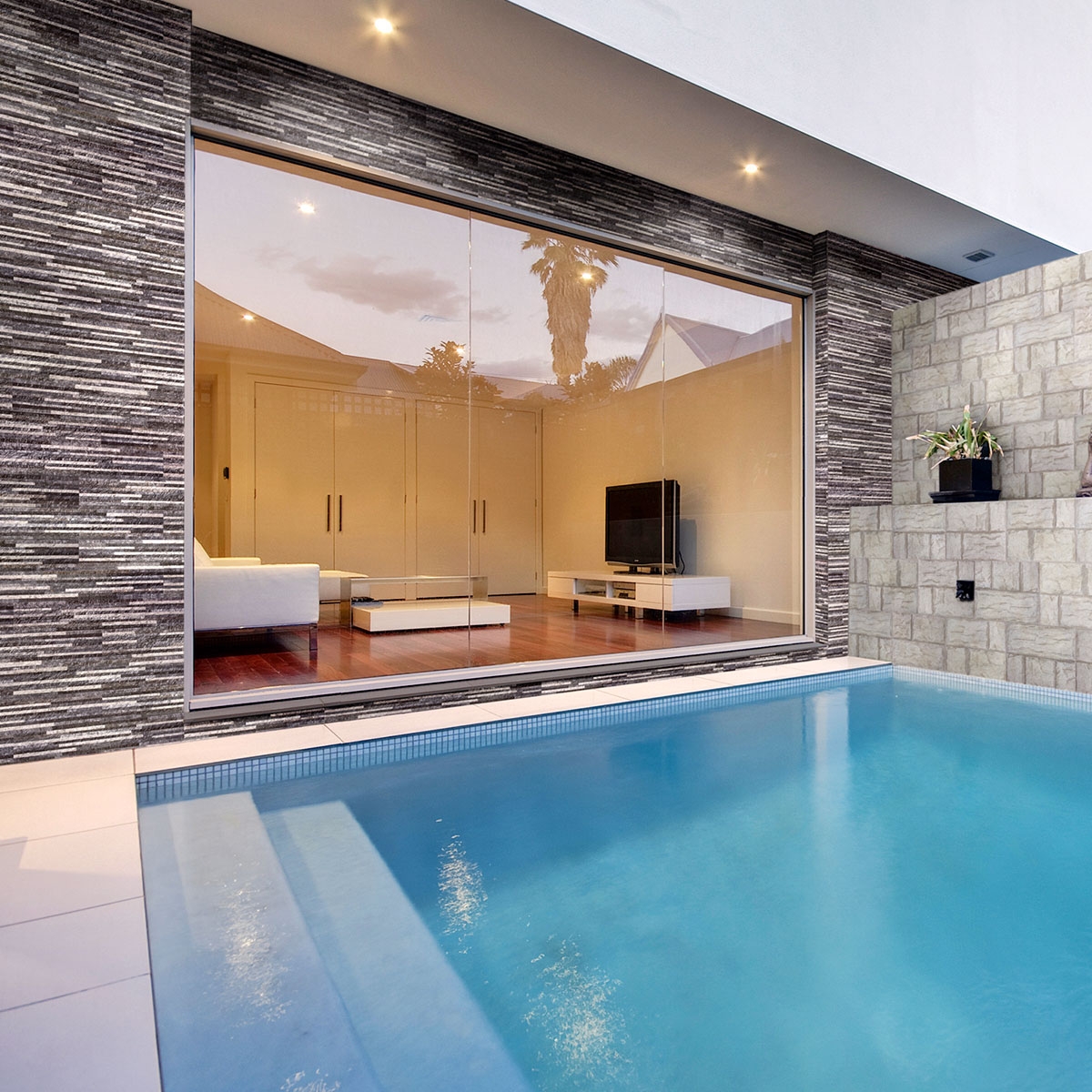 Fotografia de Tebas Gris 10x50 (Caixa de 0,75 m2)