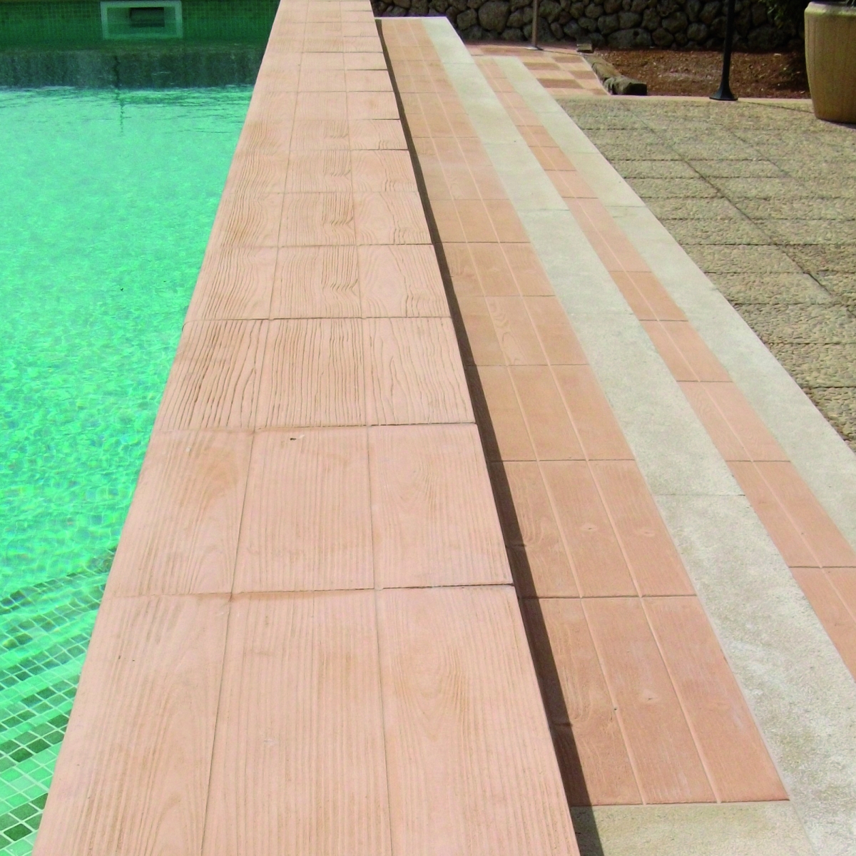 Photo du produit Pool Edge Canada - Marque Verniprens