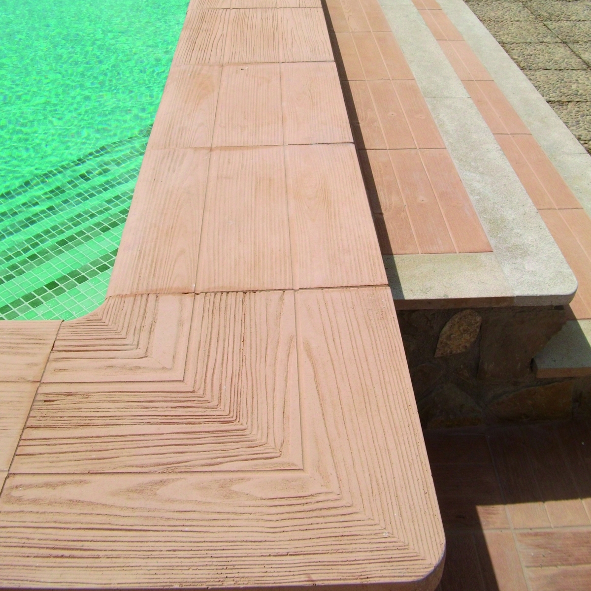 Product photo Canada square pool edge - Brand Verniprens