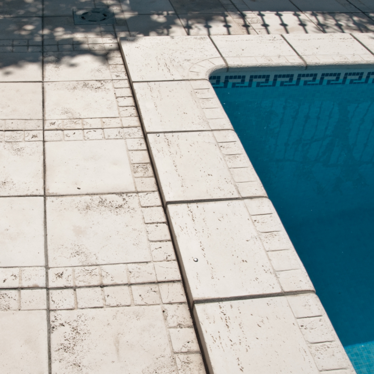 Foto von Trena Square Pool Edge