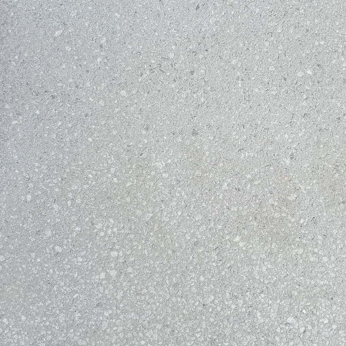 Borda de concreto pré-moldado de cor cinza