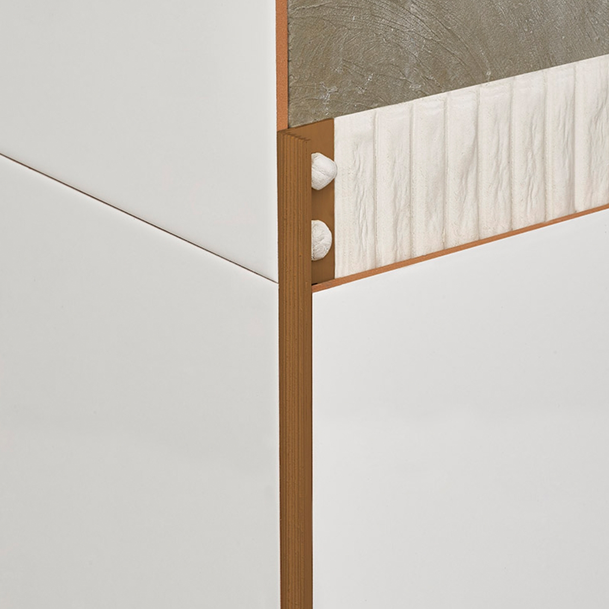 Emac - Integriertes Universalprofil Foto Astra Kombu Zement 12x2500 mm