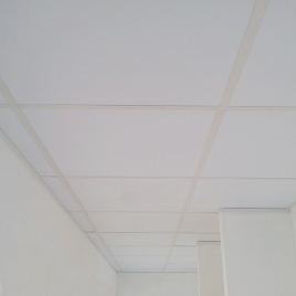 Placa de escayola "lisa" vista para techo desmontable 60x60 (caja 6 ud)