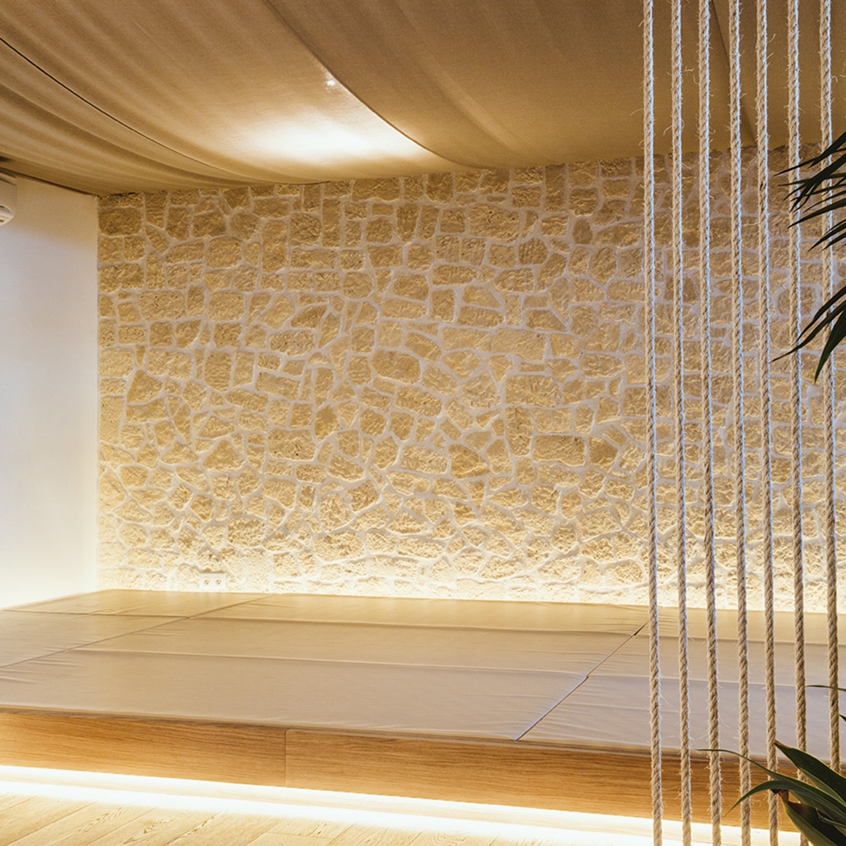 Verniprens - Concrete tile cladding - Golden farmhouse imitation stone cladding