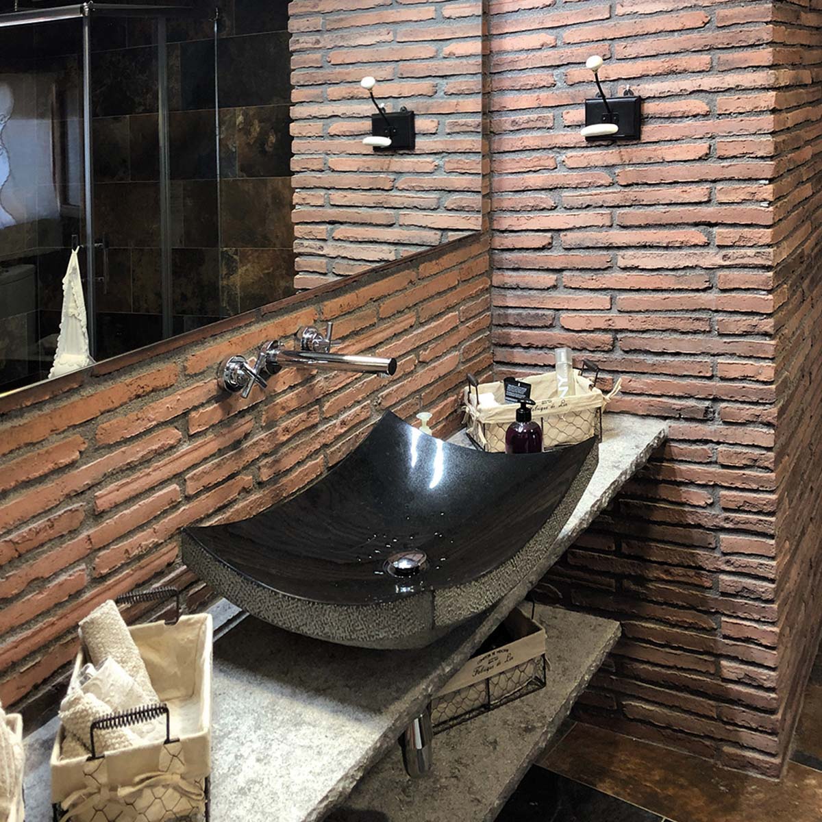 Manchester Thames Brick Effect Coating - VerniprensWalls