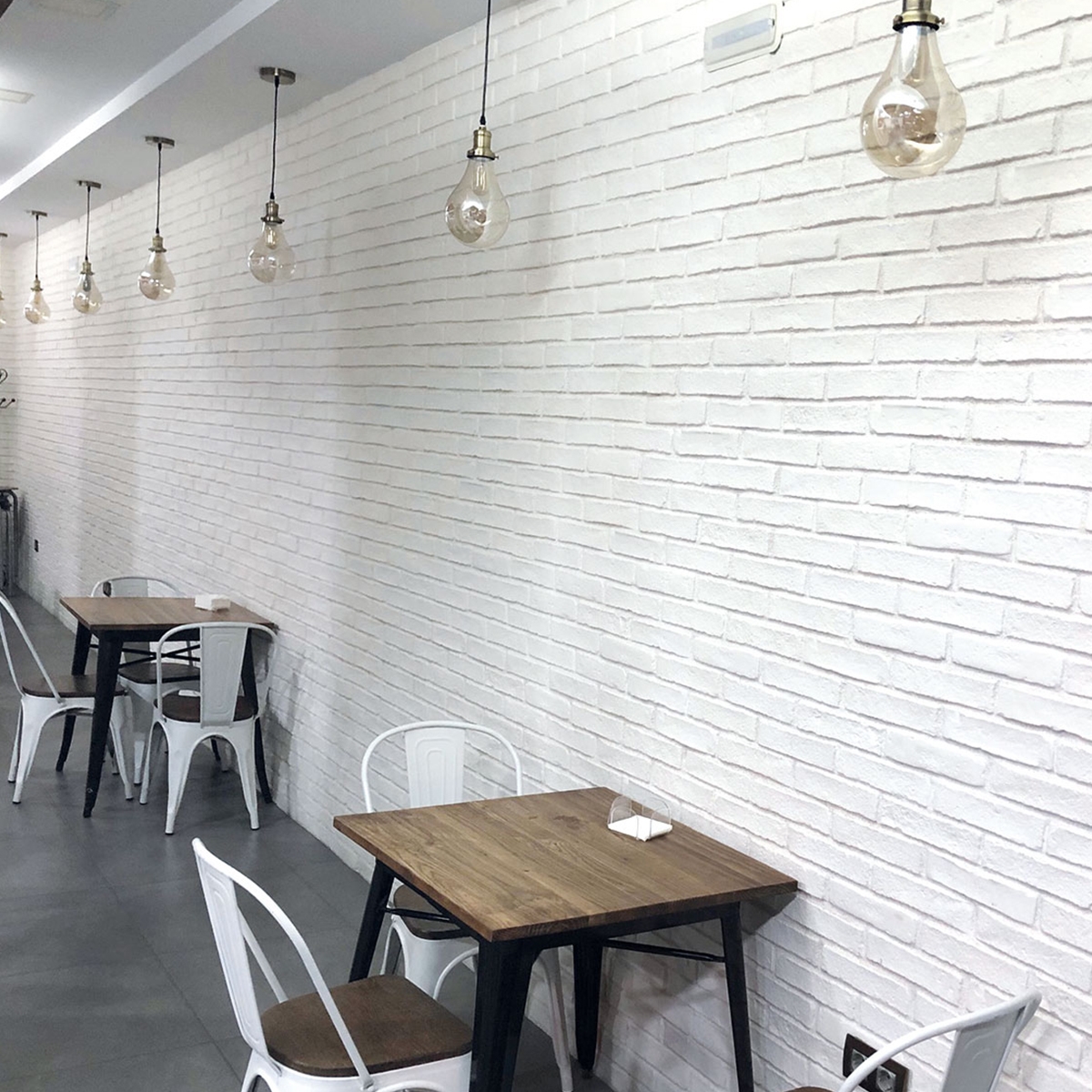 Verniprens - Photo of Oxford White Brick Siding