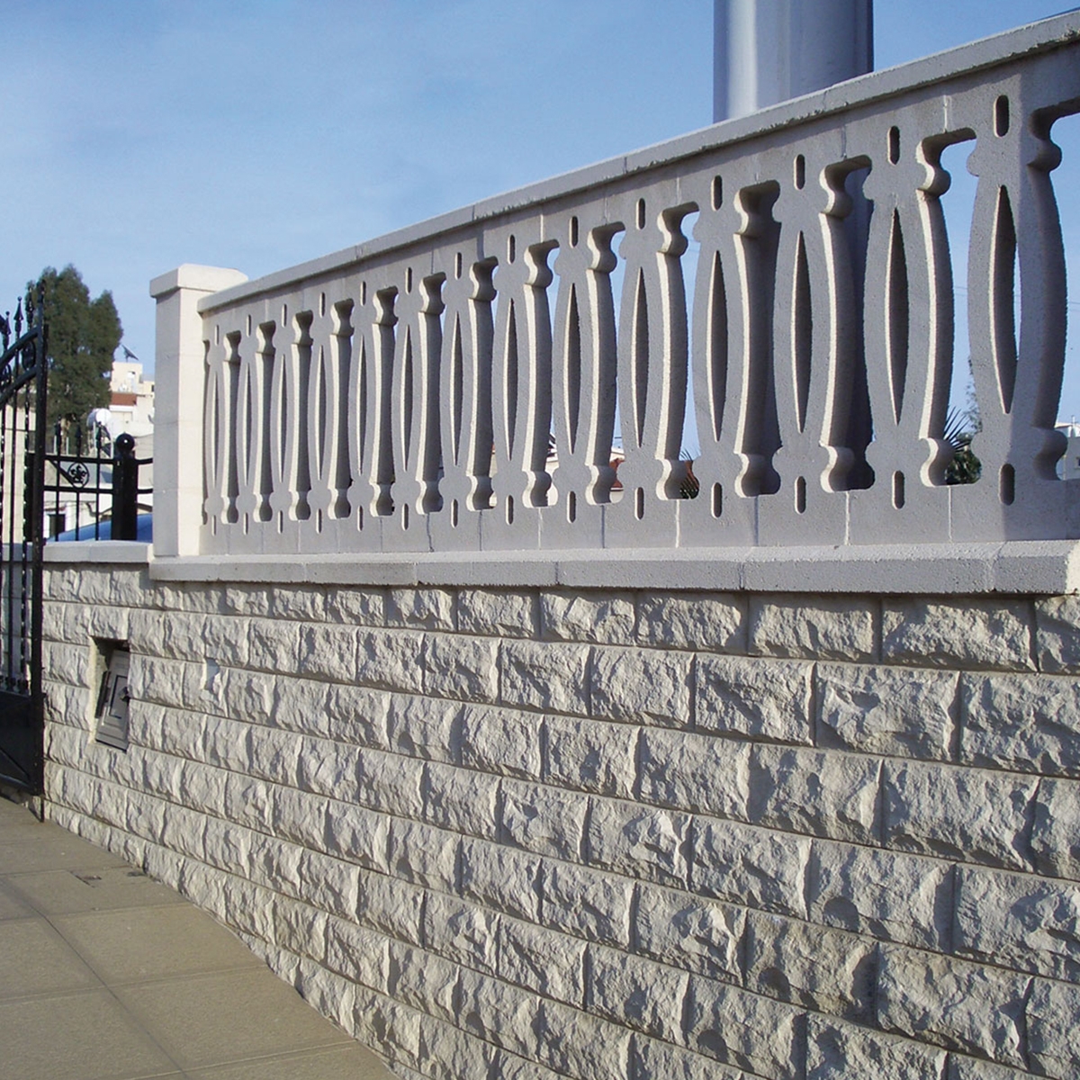Verniprens - White Pyrenees stone imitation cladding