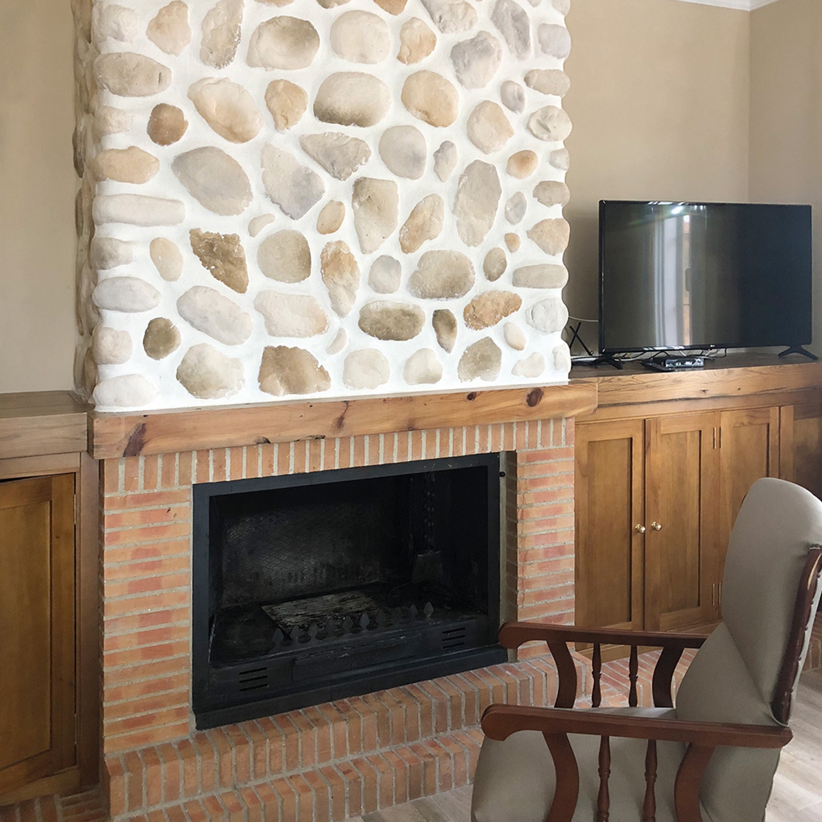 Verniprens - Photo of Rio Mijares earth faux stone cladding