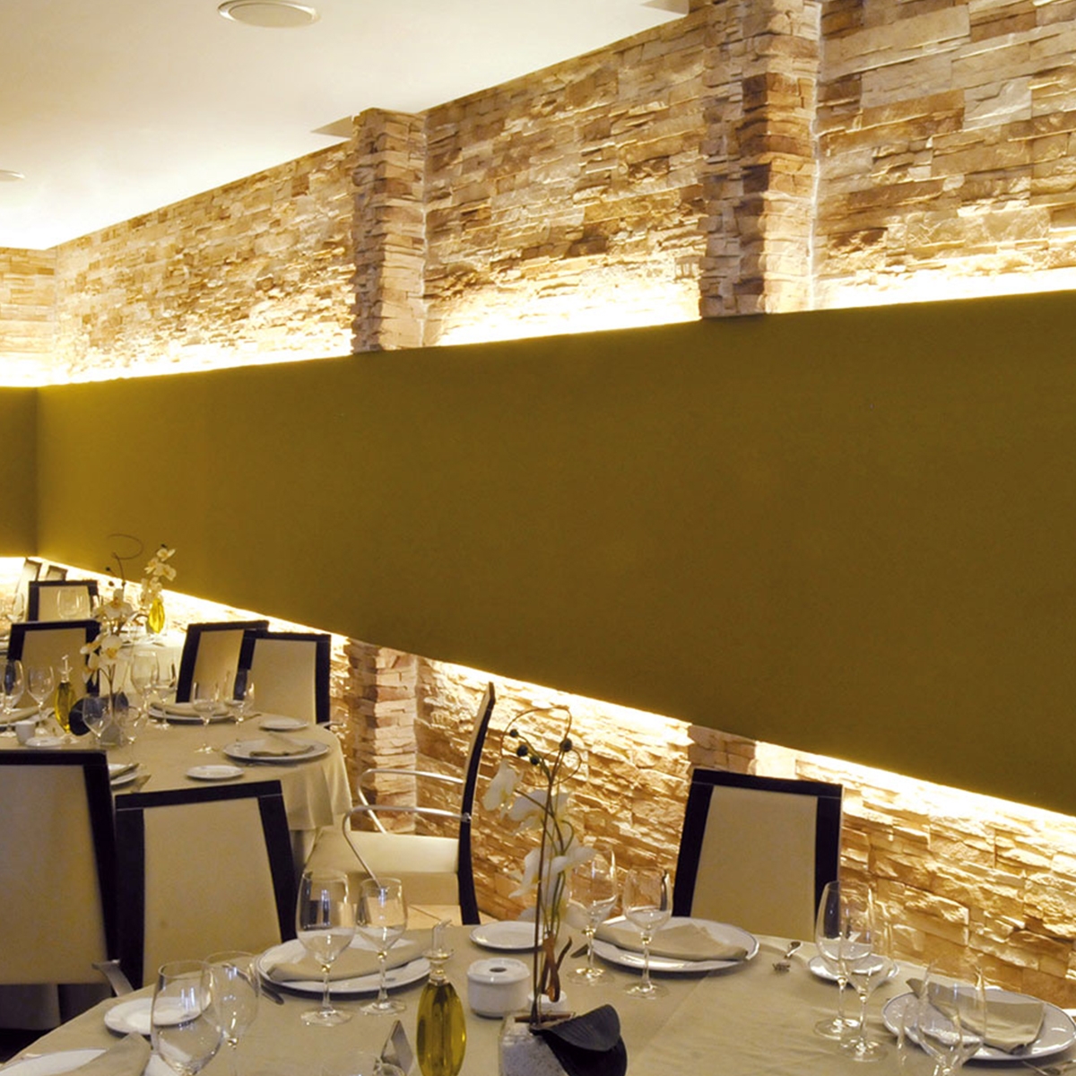 Verniprens - Bardage imitation pierre noisette Varadero