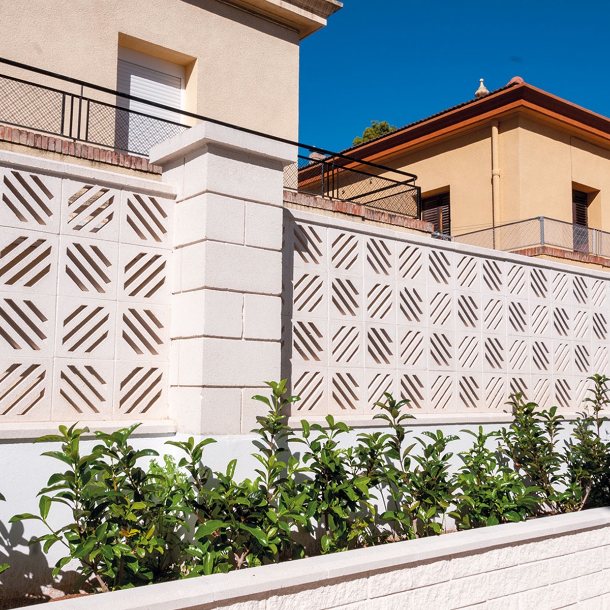 Swimming pools and garden Verniprens - Remate Siria