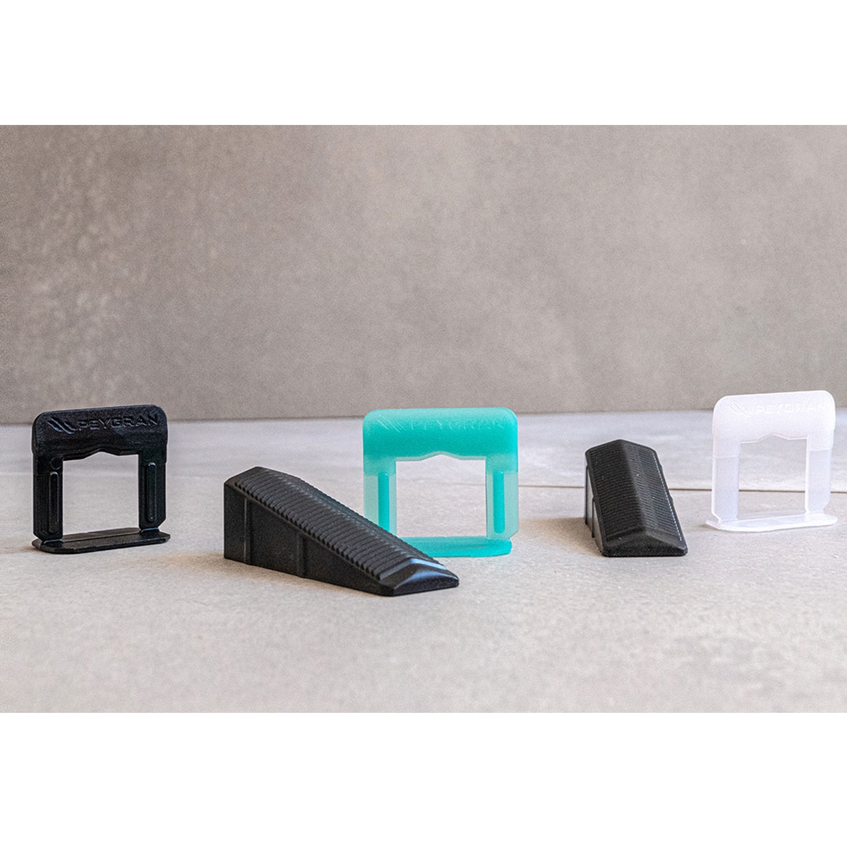 Ambient photos of 3mm Compact Peygran Chock (Bag of 200 units) [49409]