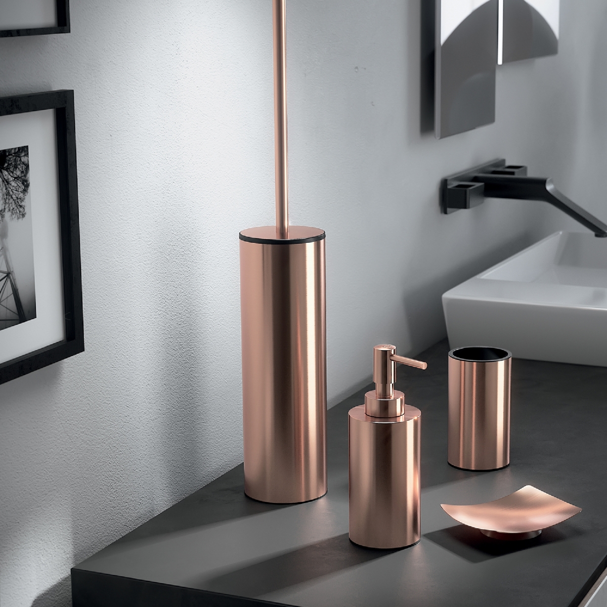 Detalhe do Elettra set 4 Pz. (Dispensador, Suporte para escova de dentes, Saboneteira, Escova de WC) Cobre