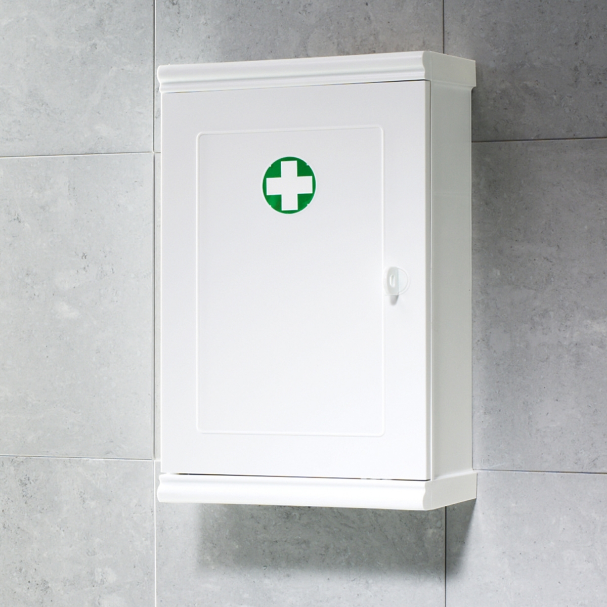Umgebungsfotos des Erste-Hilfe-Kastens 25X39 cm Weiß [50497]