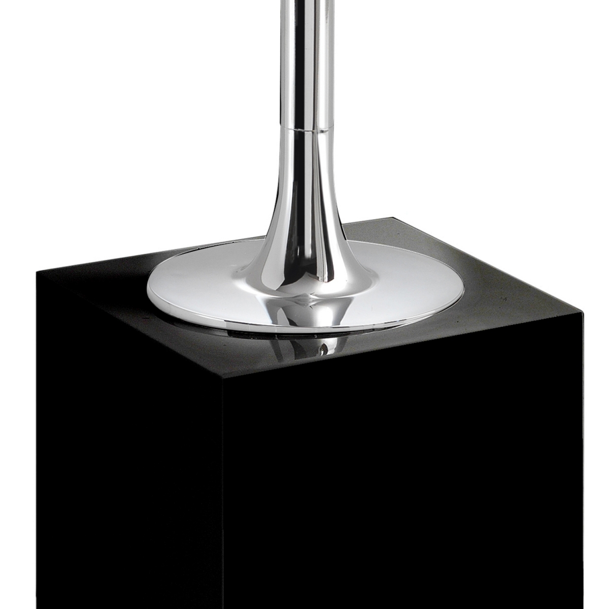 Photos d’ambiance de Sofia Matte Black Toilet Brush [50969]