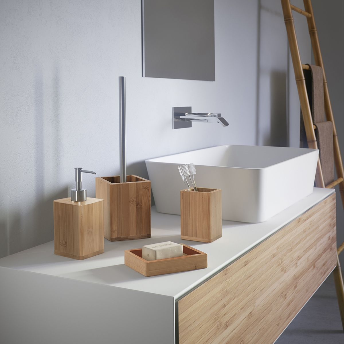 Fotos ambiente de Bambu Natural Toilet Brush Holder [51215]