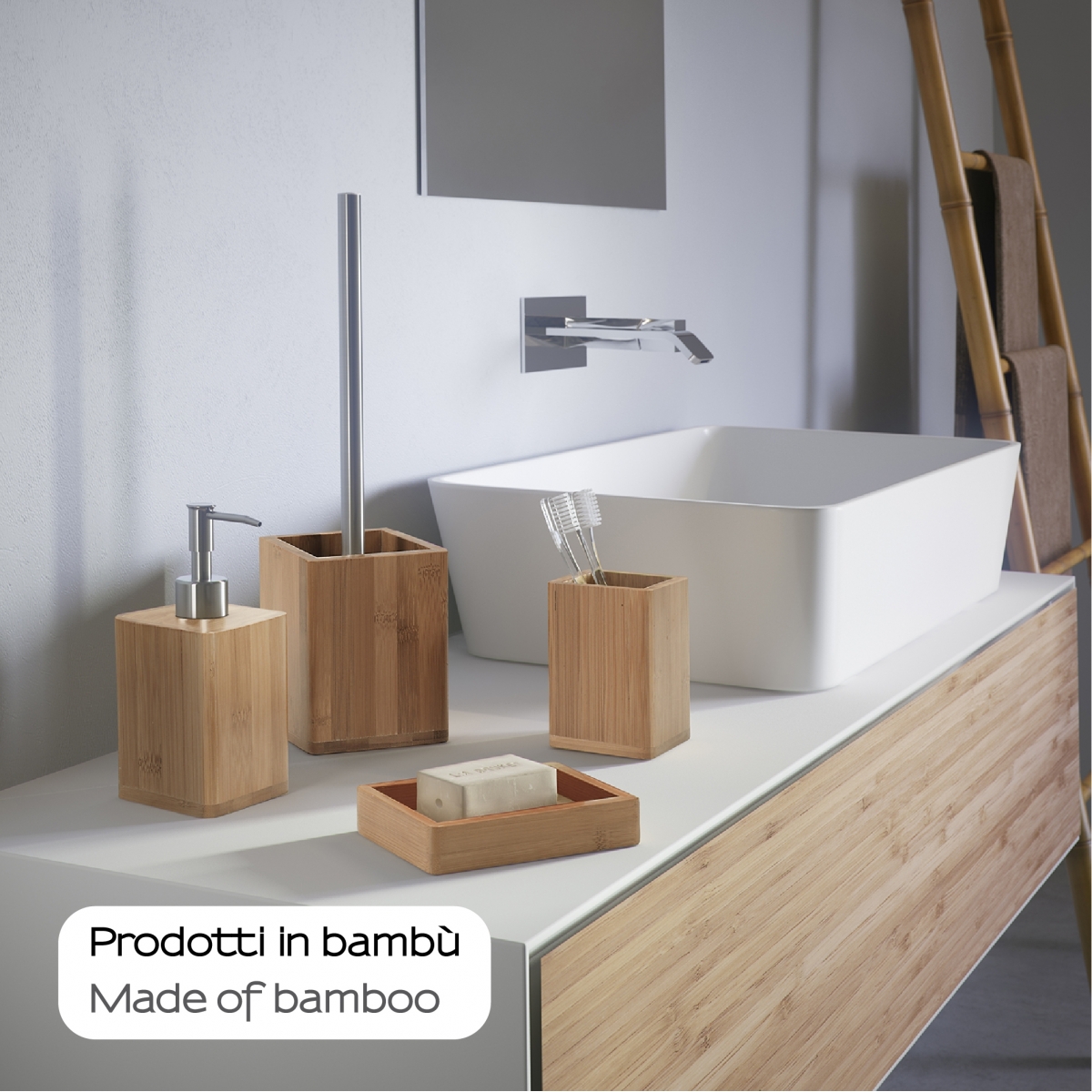 Set en bambou 4 Pz. (Distributeur, Porte-brosse à dents, Porte-savon, Brosse de toilette) Naturel