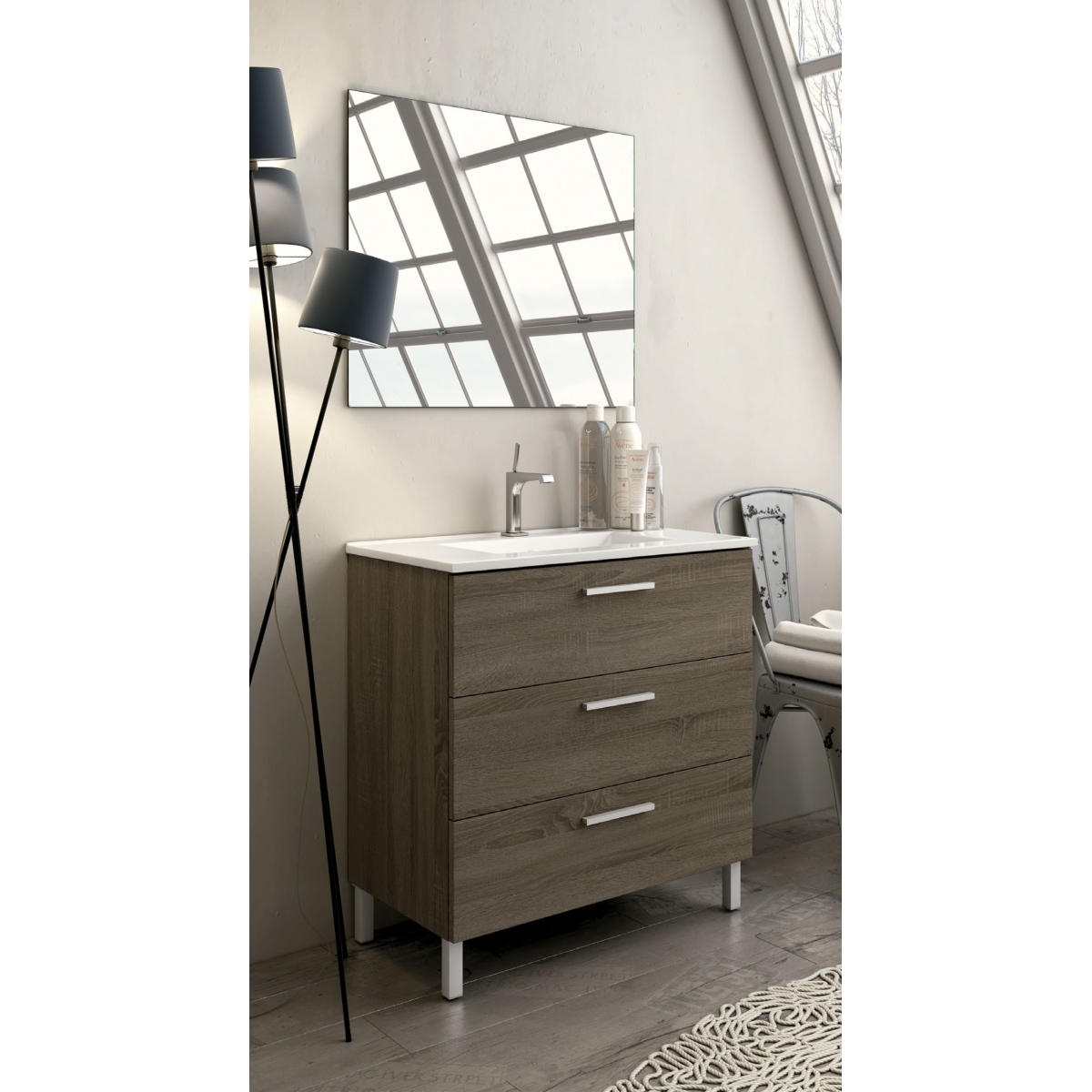 Detail of Mayorca floor bathroom furniture 100 cm wide Britannia color with integrated sink