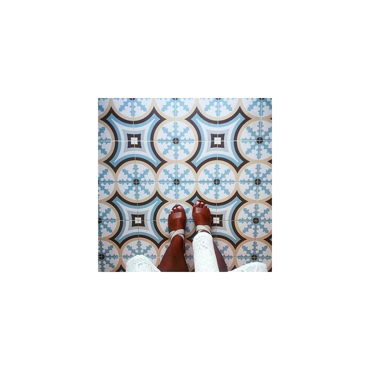 Vives Beltri Celeste 20x20 (m2)