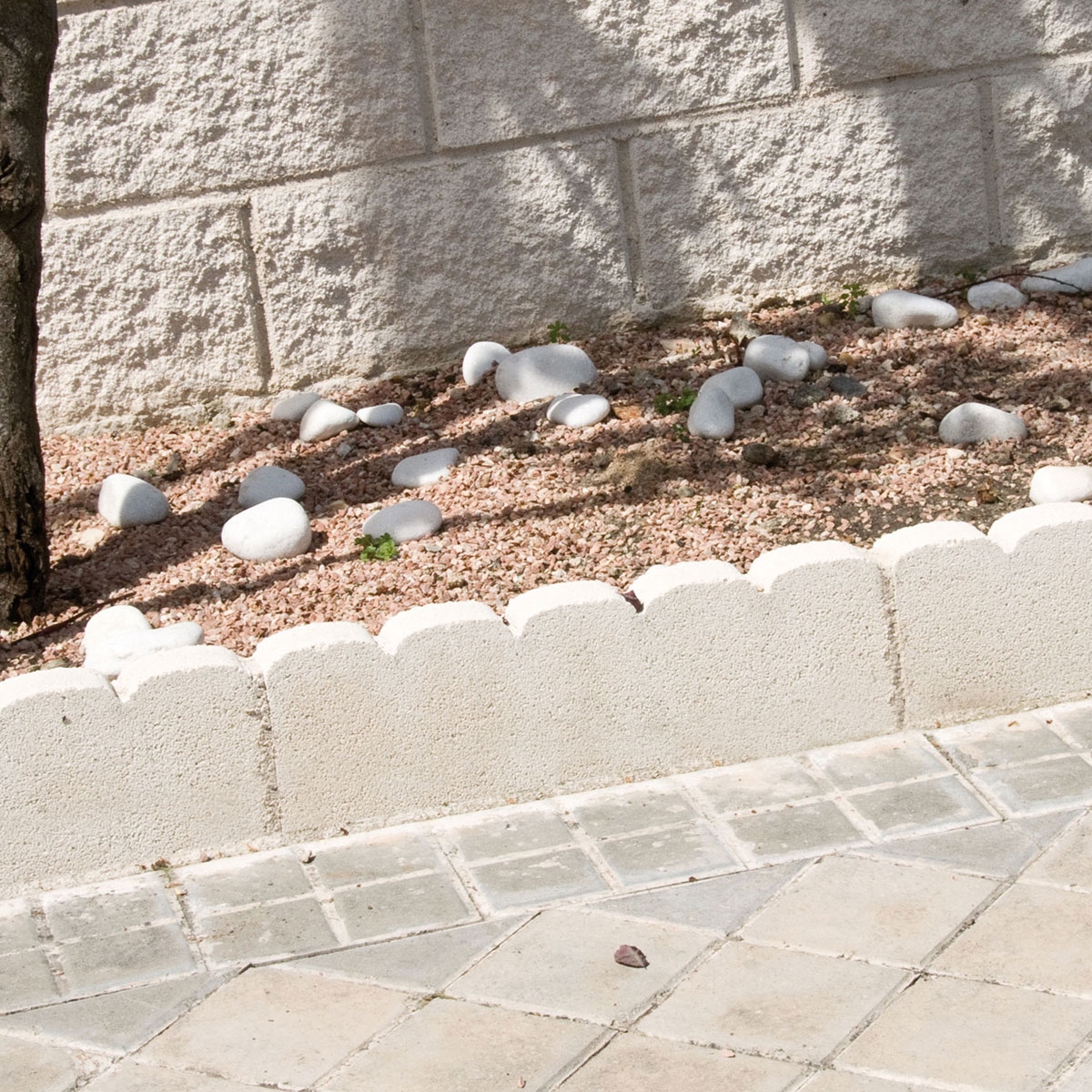 Tarragona White Garden Verniprens Curb
