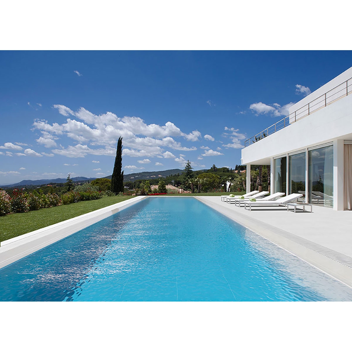 Amb_b_Iconic_White_31x62