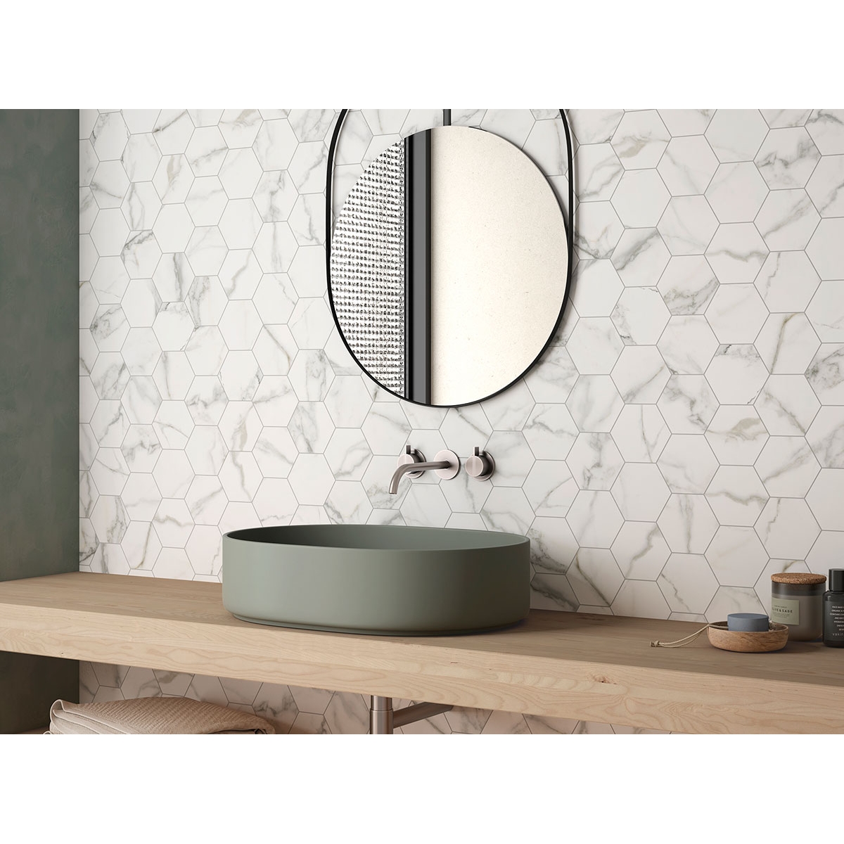 Sanva-Navarti-Hexan-corto-Amb