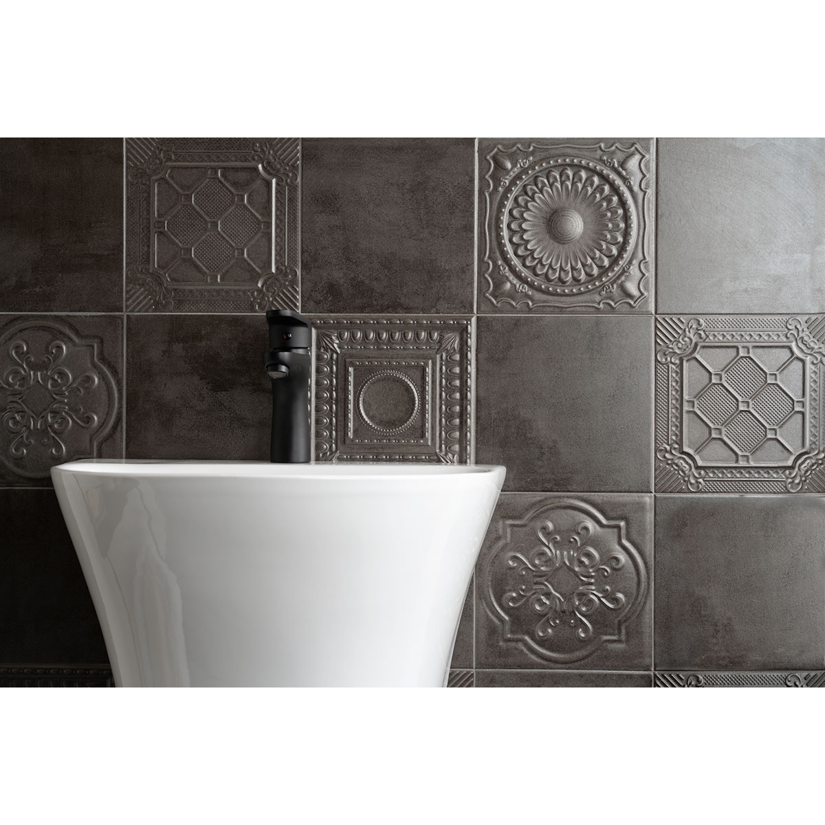 Amb-Relief-Silver-Mainzu2