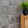 Imagem ambiente de azulejo de parede cinzento