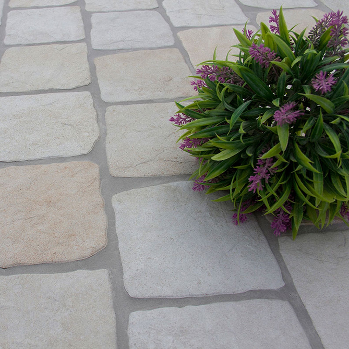 Outdoor flooring in Bone color