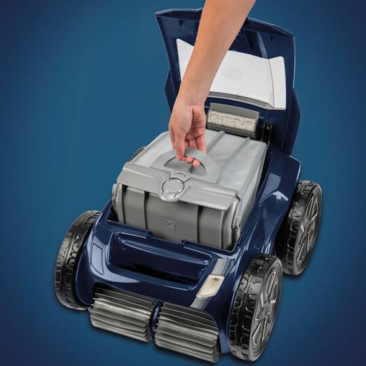 Alpha 6500 iQ 4 pool cleaner robot