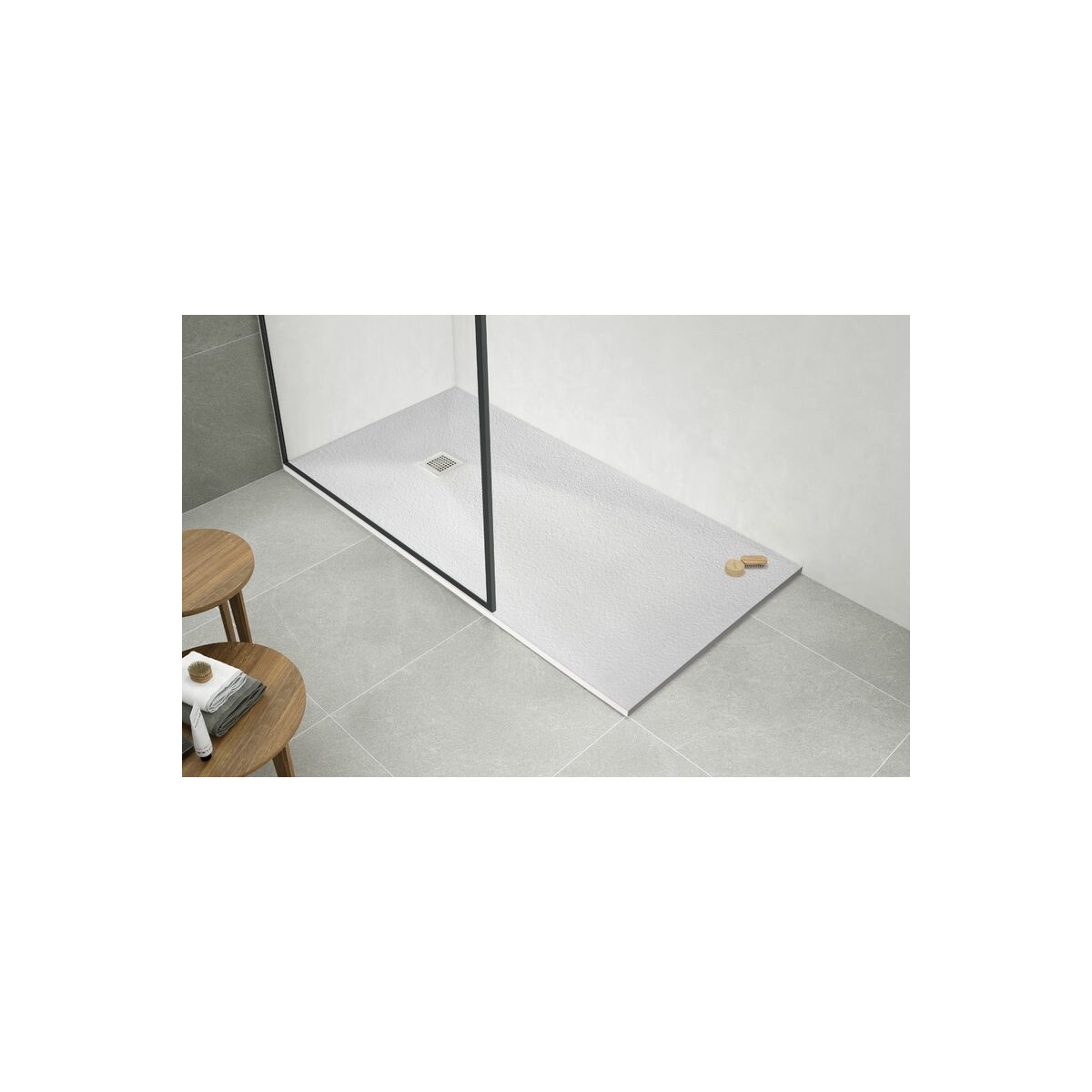 Casa de banho com ecrã e base de duche em resina McBath Diva White