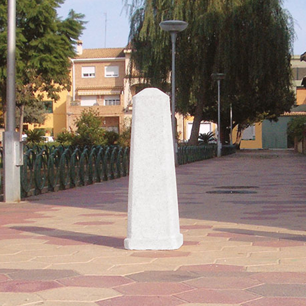 Bolardo-Obelisco-2