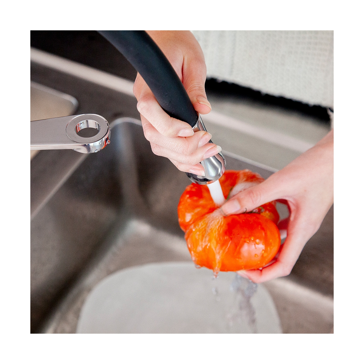 Torneira de alavanca única com bico flexível da série Kitchen Magnet