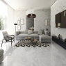 Interior com revestimento Carrara Lined White