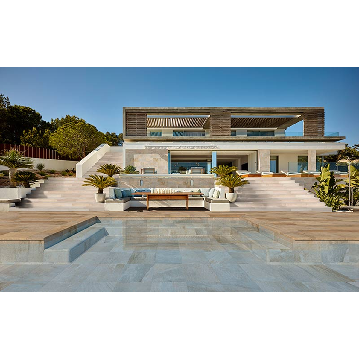 Pietro Dourado 31x62.6