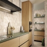 Cocina con pavimento Burlington Taupe 60x60