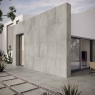 Exterior con pavimento Think Grey 100x100
