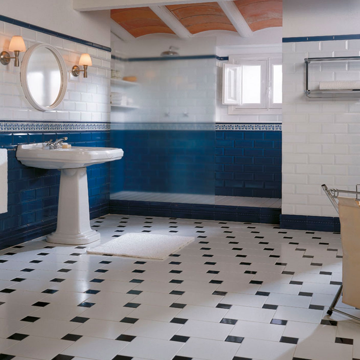 Salle de bain avec revêtement Mugat Marine Gloss 10x20 (Boîte de 1m2)