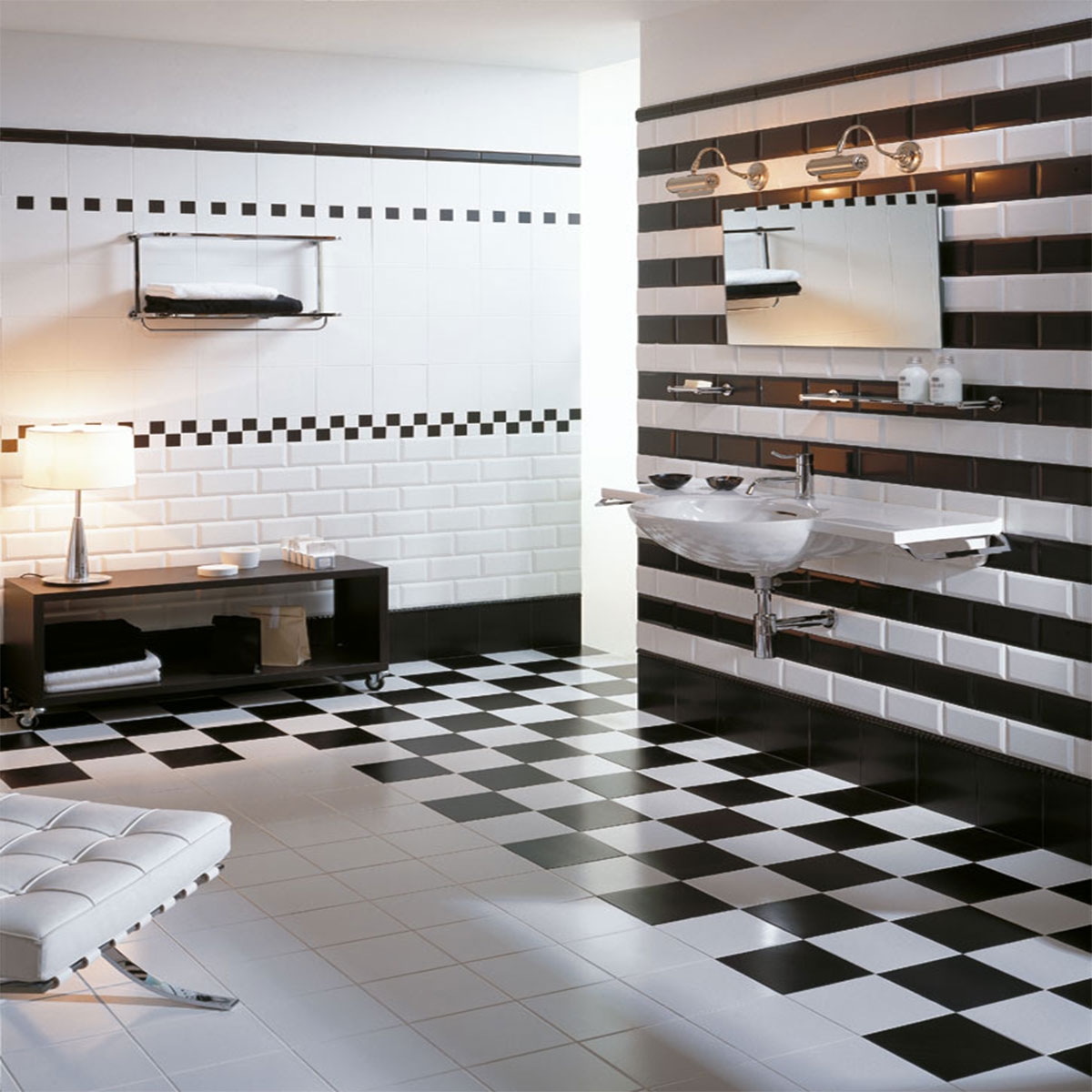 Bathroom with Zola Composition Verlaine 5x20 wall tile