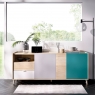Ambiente mit Sideboard: 3 Türen und 2 Schubladen: Nova Weiß/Grau/Natürlich/Smaragd – 2