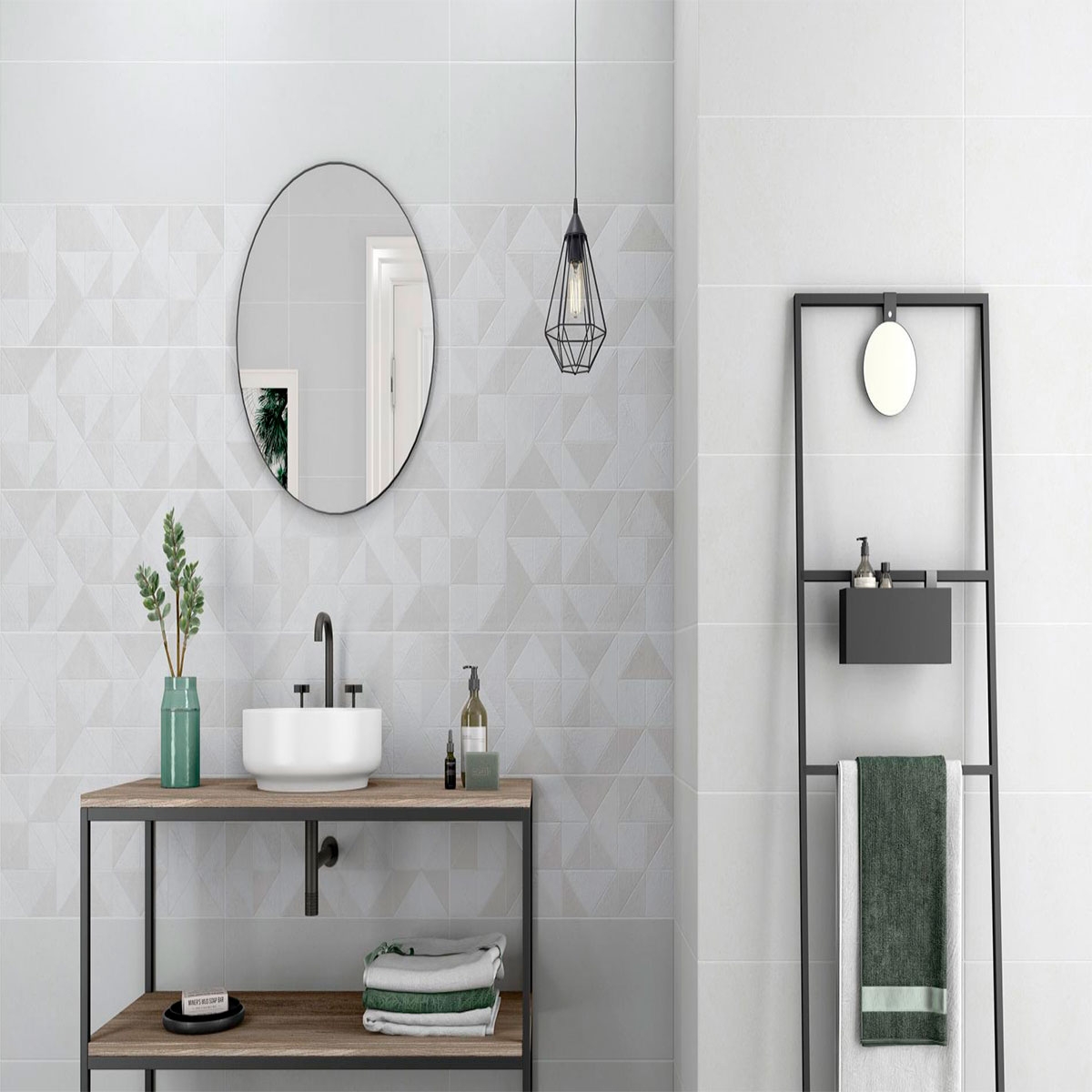 Baño con revestimiento AT Thule Relieve Perla 25x70