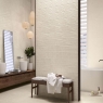 Baño con revestimiento Amberes 8208 Relieve Cream 33,3x80 (Caja 1,598m2)