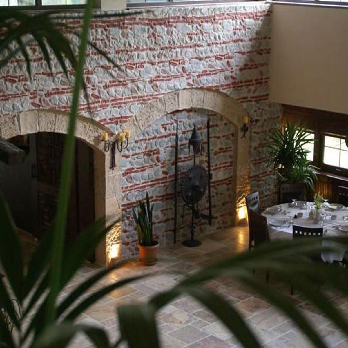 Restaurante com Revestimentos de Painel de Pedra Fluvial e Tijolo OLDStones 285x130