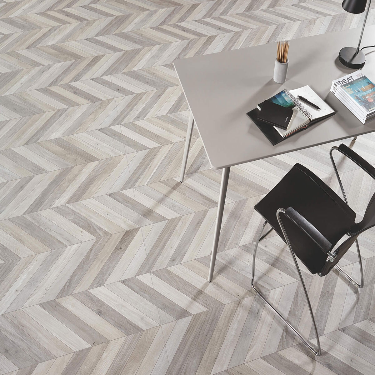 Interior com pavimento Chevrons Printemps 60x120