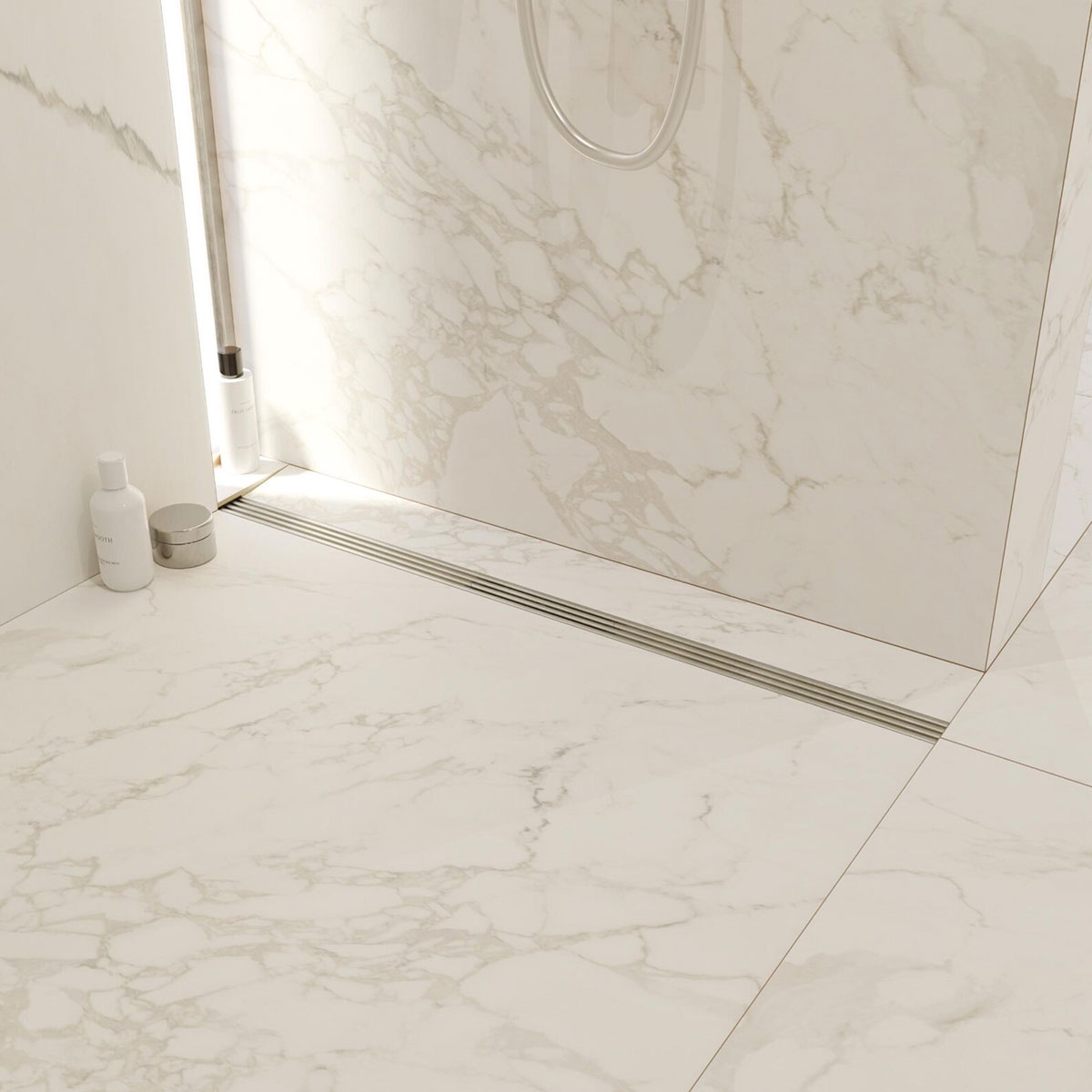 Interior con Kit Canaleta de Ducha Revolux Ruber Cavity Nickel 200 Cm