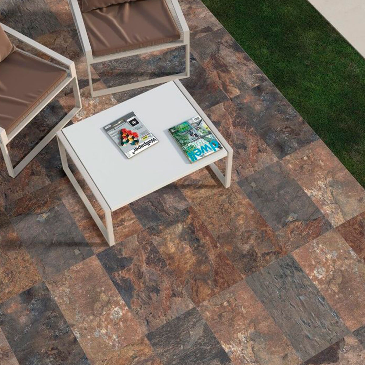 Außenansicht mit Ardesia Natural Anti-Rutsch-Boden 32x62,5 (Box 1,00m²)