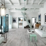 Interior com pavimento Villaje Gray 20x120