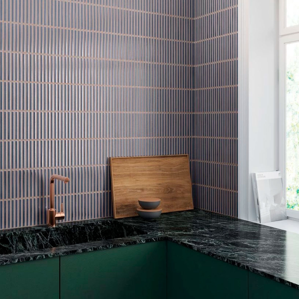 Interior con revestimiento Deco Pottery Navy 32x62,5 (Caja 1,00m2)